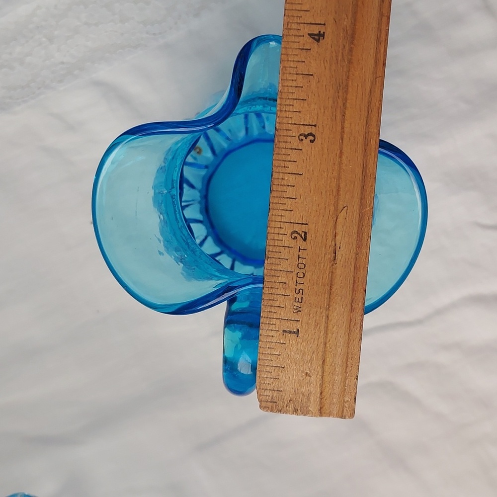 Turquoise blue ๐ Vintage glass pitcher vase with wide mouth spout - Picture 14 of 16
